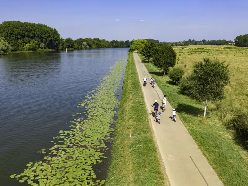 Sur la voie verte en arrivant à Saint-Jean-de-Losne