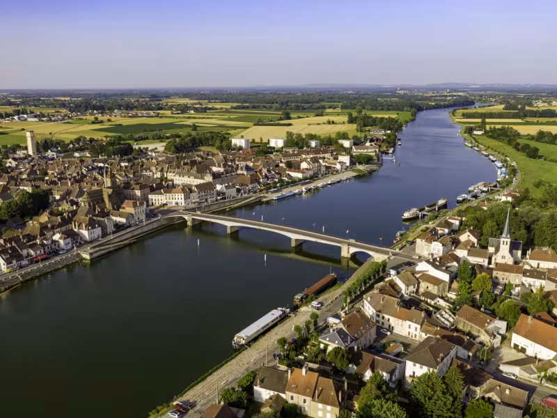 Vue aérienne de Saint-Jean-de-Losne